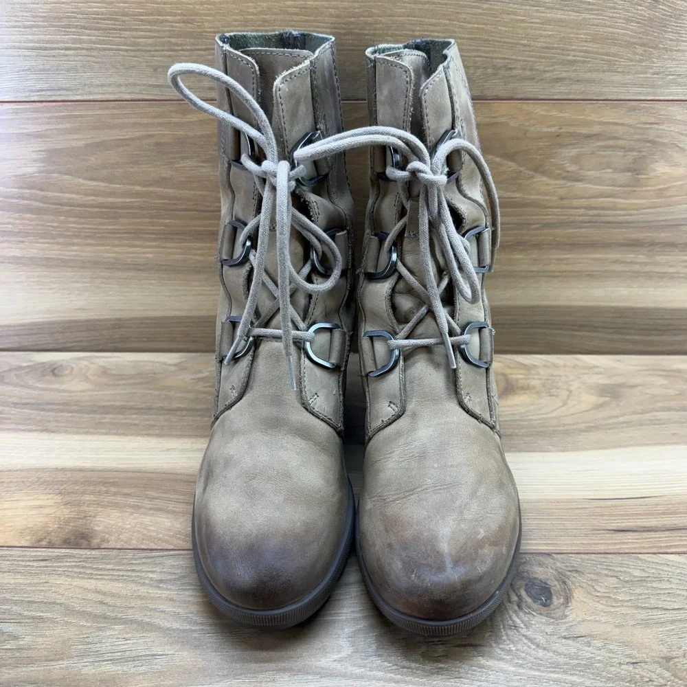 Sorel Joan Of Arctic Wedge Boots 9 Beige Leather Waterproof Modern Minimalist